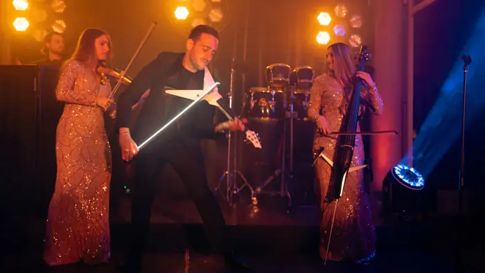 La qualità di un musicista per eventi si vede anche quando non suona | Mikevents