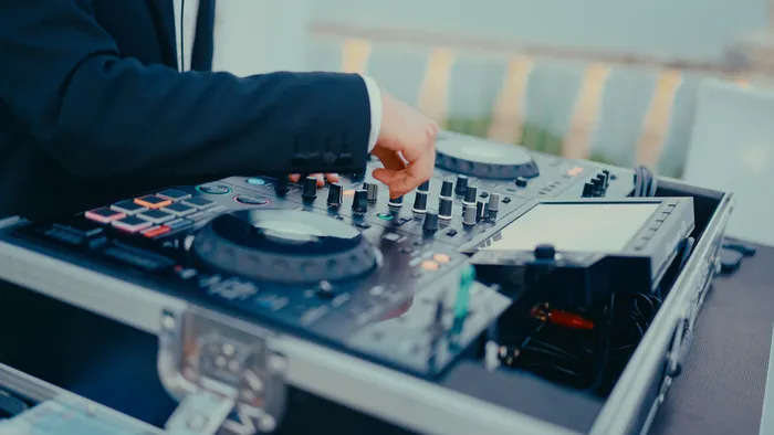 DJ console at an outdoor event | Mikevents